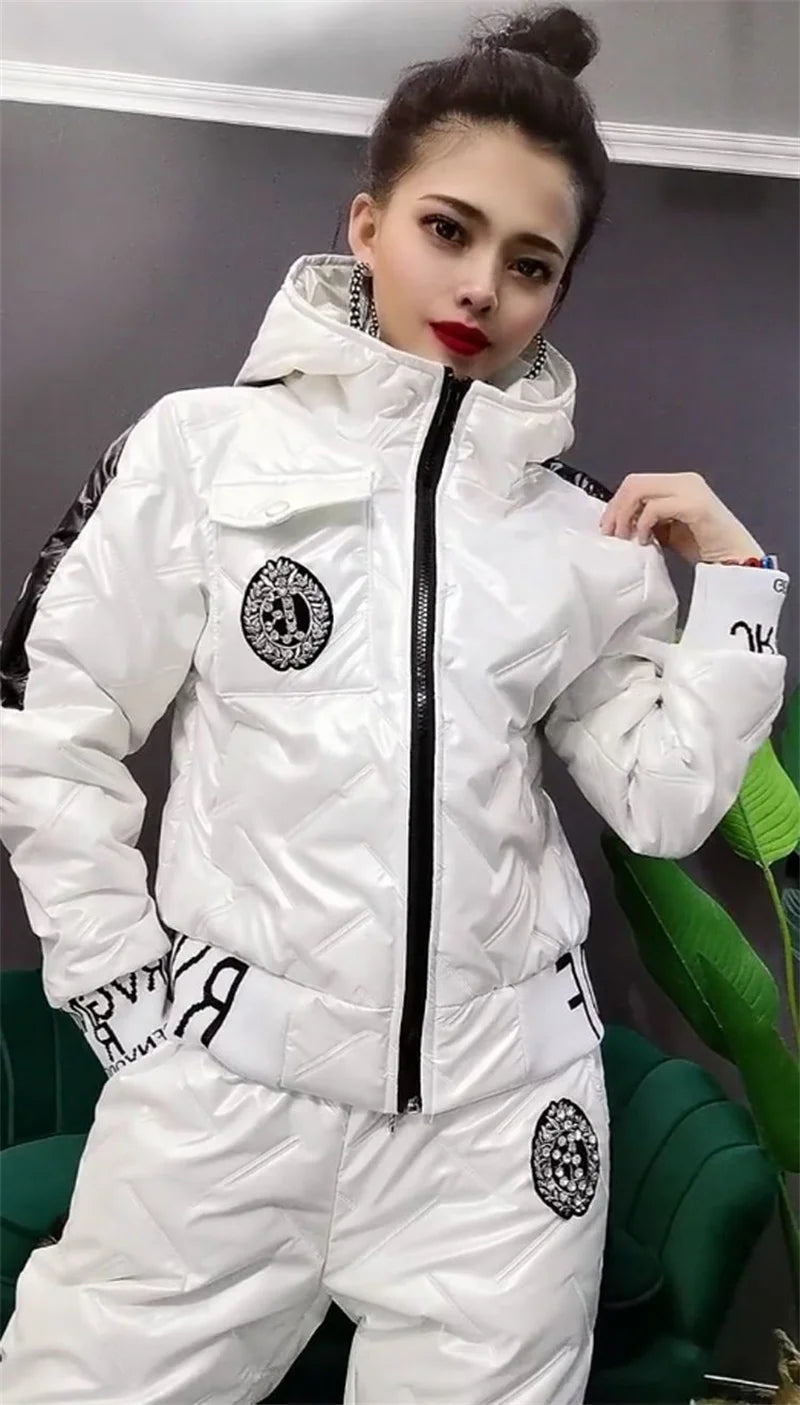 Mode Winter Glänzend Parkas Frauen Anzug Übergroßen Zwei Stück Set Casual Mit Kapuze Baumwolle Gepolsterte Kurzen Mantel + Verdicken Warme Hose Sets