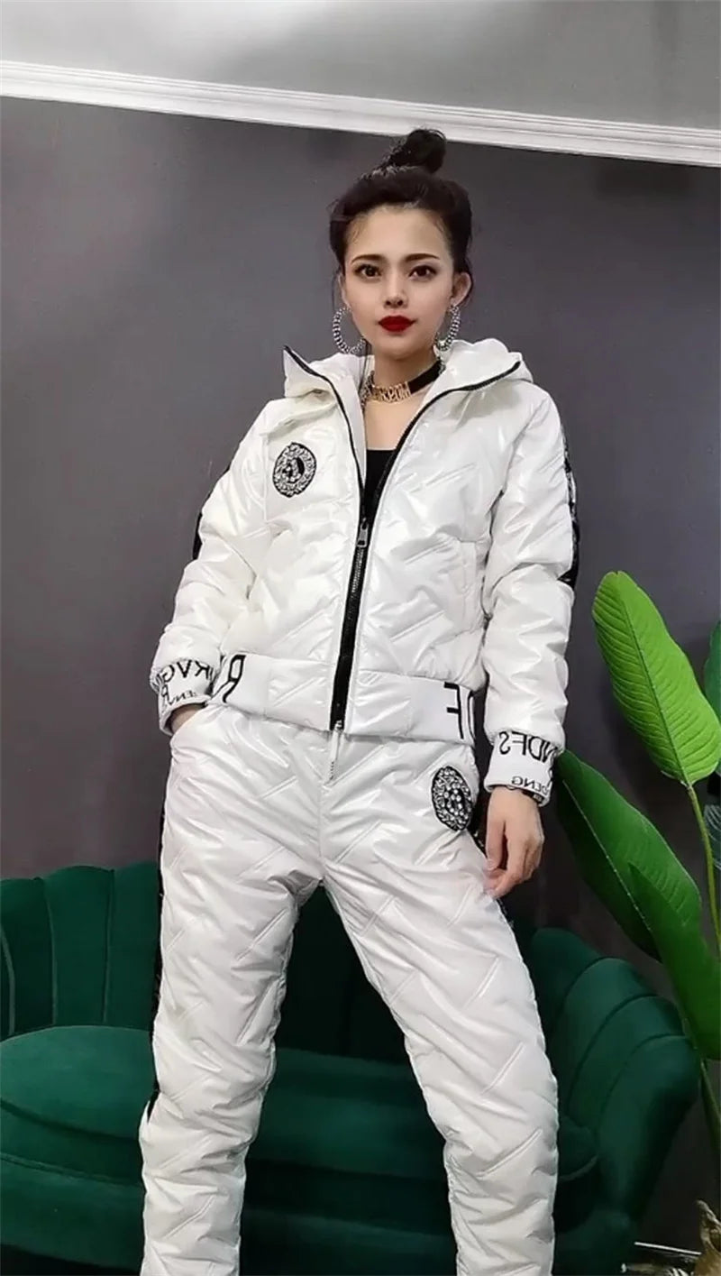 Mode Winter Glänzend Parkas Frauen Anzug Übergroßen Zwei Stück Set Casual Mit Kapuze Baumwolle Gepolsterte Kurzen Mantel + Verdicken Warme Hose Sets