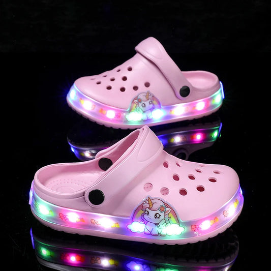 Light Sandals for Girls Pink Cartoon Printing Summer Beach Kids Shoes Outdoor Non-slip Classic Design Children's Casual Clogs.