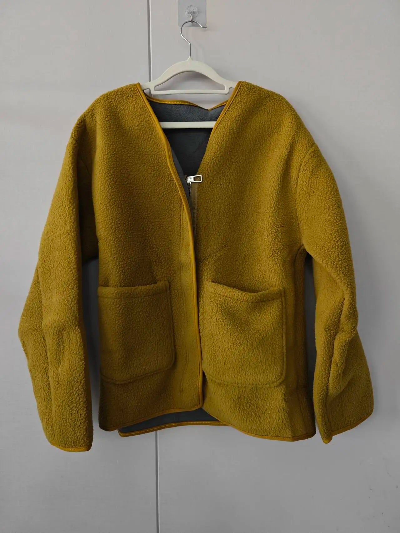 Hochwertige Lammwolljacke für Damen, lockerer warmer Samtmantel, 2025, neuer Frühling und Herbst, große Taschen, modische Oberbekleidung, M-3XL
