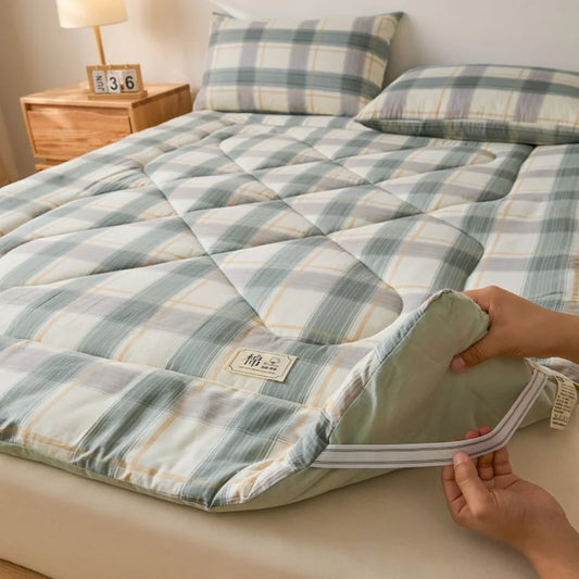 A-Class Cotton Mattress for Student Dormitories Nordic Checkered Printed Thick Cushion for Bed All-Season Single Home Decoration.