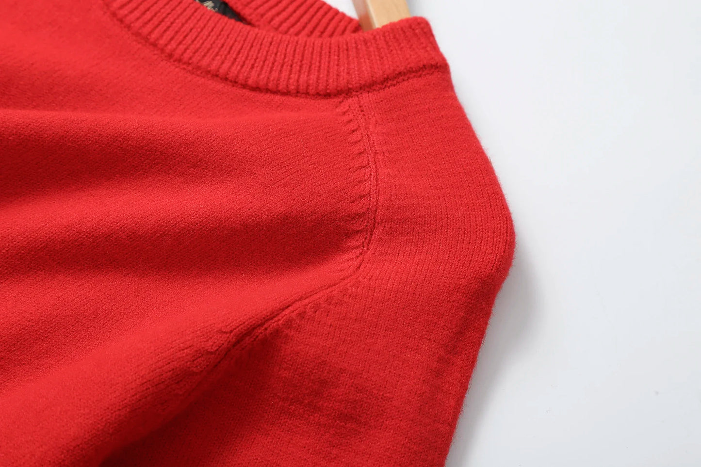 Ethereal MD 2025 Massidutti Herbst neuer Stil lässiger, minimalistischer, roter, heller Wollmischung-Pullover mit Rundhalsausschnitt