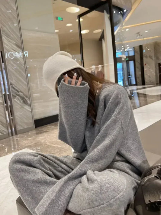 Koreanische Version des weichen, wachsartigen, faulen Wind-Stricksets 2024, sanfter Rundhalspullover, Pullover, weites Bein, Hose, zweiteiliges Set für Damen