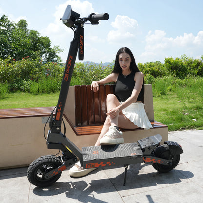 Kukirin G2 Foldable Electric Scooter 800W Brushless Motor 48V 15.6Ah Battery 10-inch Tire 45km/h Max Speed 55km Range.