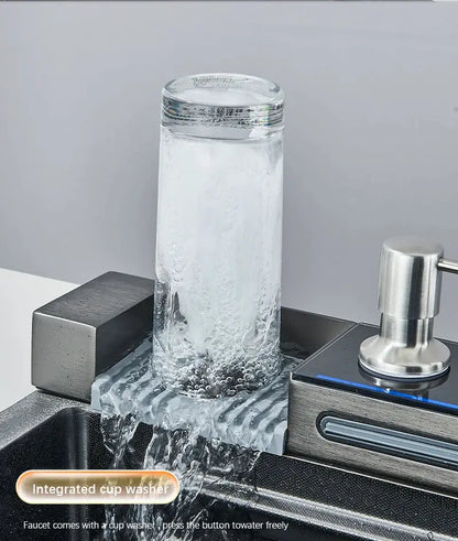 Wasserfall-Küchenspüle aus Edelstahl 304, großes Einzelschlitz-Wasserhahn-Set mit integrierter Digitalanzeige, Seifenspender, Tassenwascher