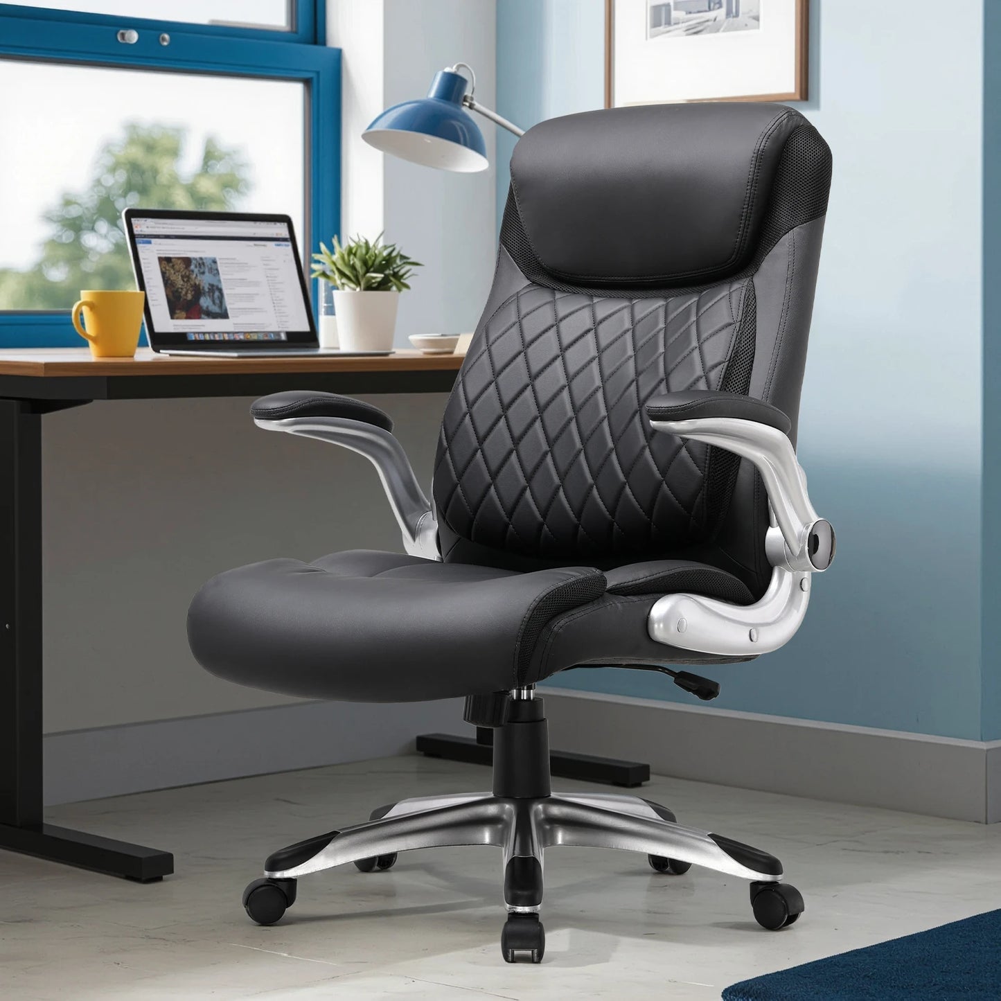 COMHOMA Bürostuhl Ergonomisch, Schreibtischstuhl mit klappbaren Armlehnenmit und Hoher Rückenlehne, Kratzfeste Leder