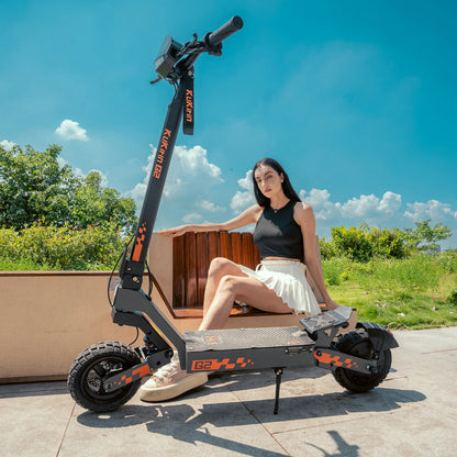Folding Electric Scooter 48V 15AH(18650lithium battery), 800W Motor, 45KM/H 55KM,10'' Tubeless Wheels.