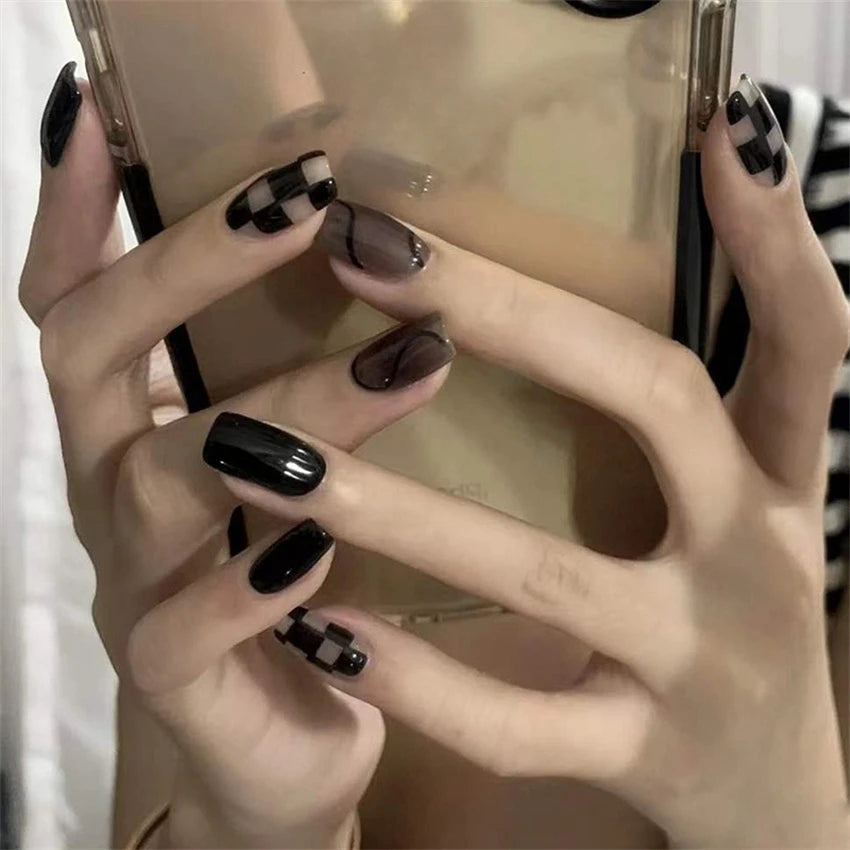 24Pcs/Set White Peach Oolong Gentle French Press on Nail Blush Halo Short Frosted Wearing False Nails Removable Fake Nail Art.