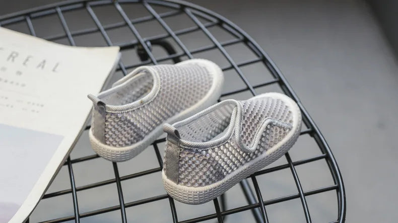 Kids Summer Shoes for Boys Girls Toddlers Children Casual Flats Air Mesh Net Breathable Hollow Cut-outs Sneakers Soft Fashion.
