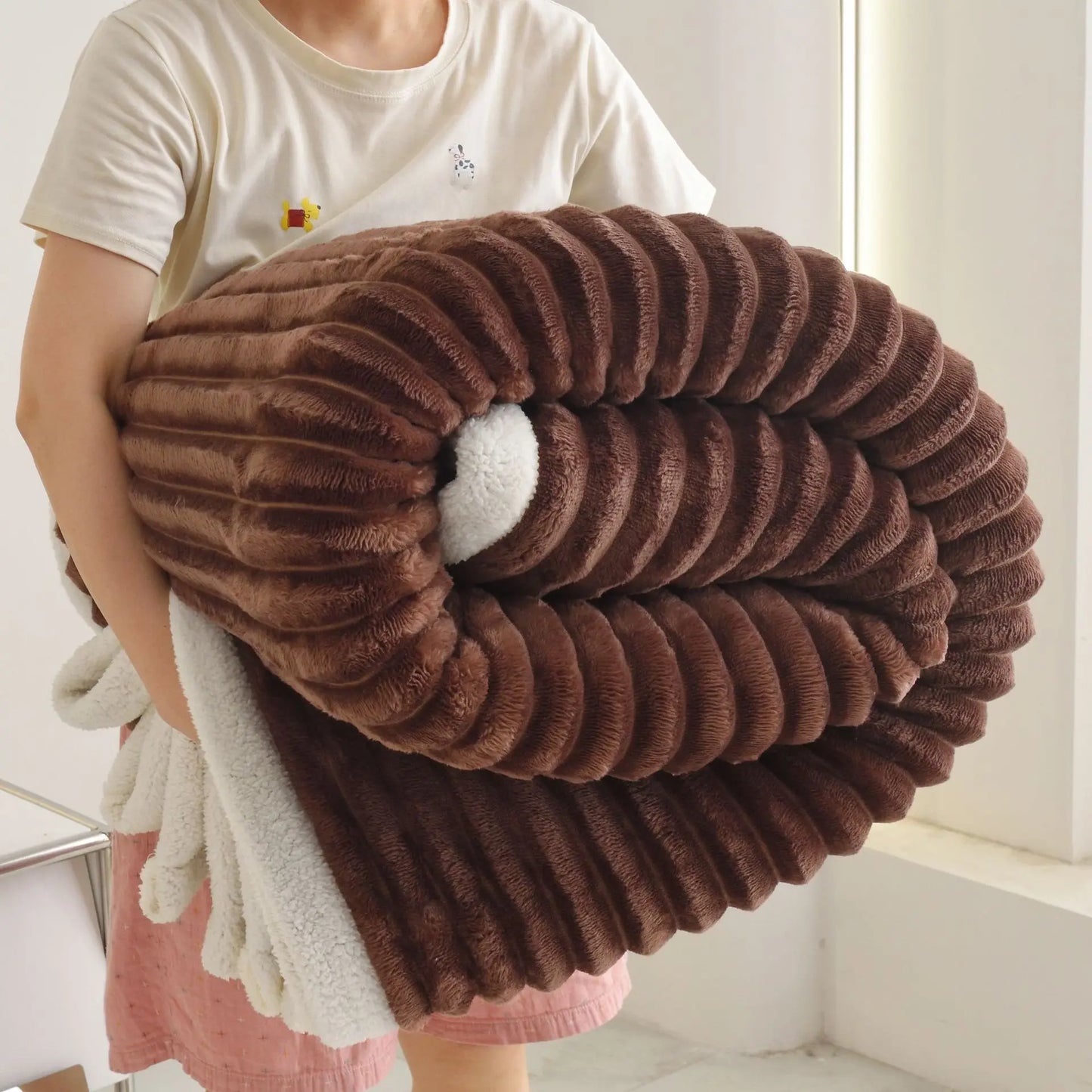 Custom Printed Cozy Woven Jacquard Knitted Blanket Soft Plush Fleece Throw with Solid Stripe for Winter Sherpa Bedding Sofa Use.