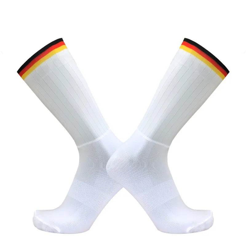 Anti Slip Silicone Summer Aero Socks Whiteline Cycling Socks Men Bicycle Sport Running Bike Socks Calcetines Ciclismo.