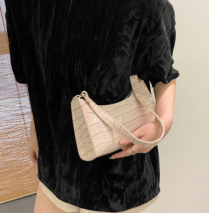 Fashion PU Leather Bags for Women Alligator Pattern Armpit Handbag Female Small Underarm Messenger Bag Purse.