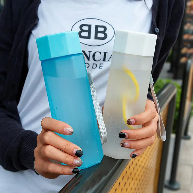 Portable Plastic Water Bottle Creative Matte Water Cup Outdoor Juice Leak-Proof Sports Bottle with Rope Travel Camping Bottles.