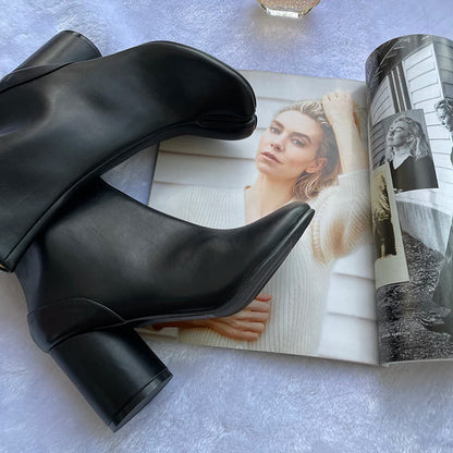 2024 Luxury Brand Design Leather Tabi Boots Fashion Round Chunky High Heel Ankle Boots For Women Autumn Winter Split Toe Shoes.