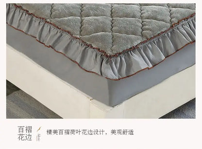 Fashion Flannel Bed Fitted Sheet Quilted Mattress Cover Soft and Comfortable Lace Fit Elastic Band Bed Sheet.