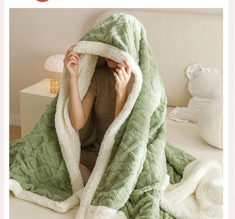Lamb Fleece Double-Sided Velvet Blanket Double-Layer Thickened Woven Polyester Wearable Blanket.