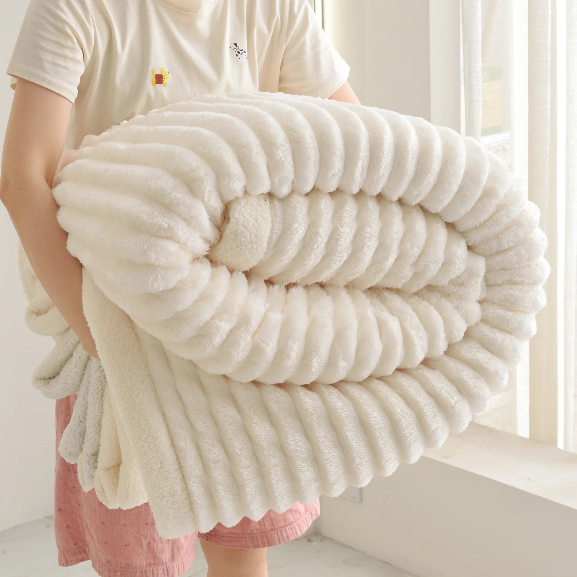 Custom Printed Cozy Woven Jacquard Knitted Blanket Soft Plush Fleece Throw with Solid Stripe for Winter Sherpa Bedding Sofa Use.