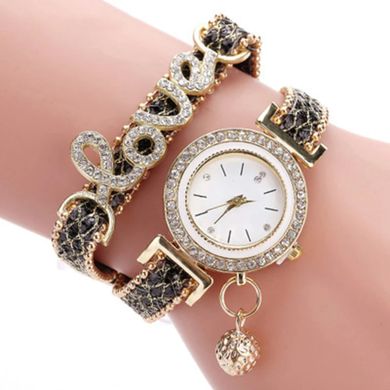 Vintage Watch Women Bracelet Watches Ladies Love Leather Strap Rhinestone Quartz Wrist Watch Quartz Watches Women's Watch.