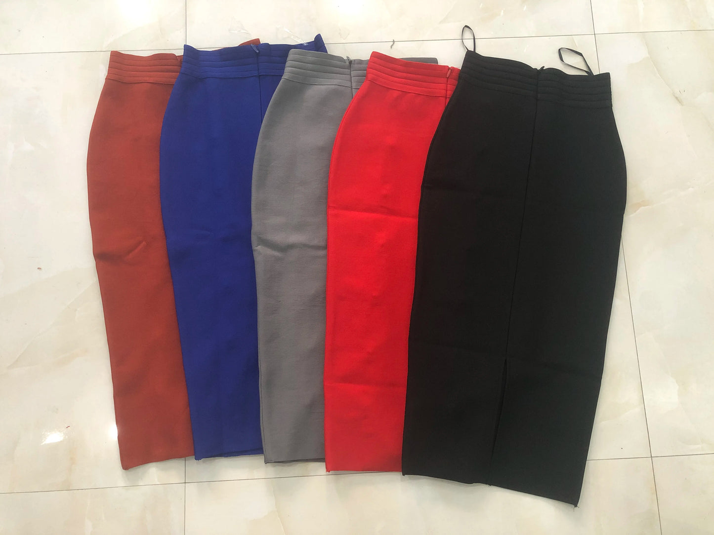 New Arrival Women Button Black Blue Red Bodycon Bandage Skirt 2024 Designer High Waist High Street Party Club Pencil Skirt 75cm.