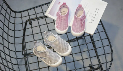 Kids Summer Shoes for Boys Girls Toddlers Children Casual Flats Air Mesh Net Breathable Hollow Cut-outs Sneakers Soft Fashion.