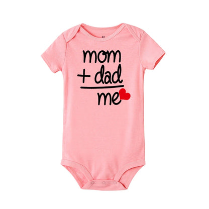 Mom + Dad = Mich Neugeborenen Baby Mädchen Romper Kleinkind Mädchen Jungen Kleidung Ropa Pyjama Strampler Kinder Kurzarm Body urlaub Geschenke.