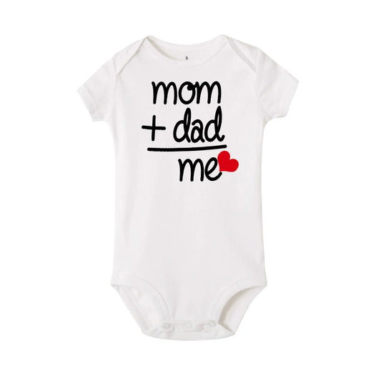 Mom + Dad = Mich Neugeborenen Baby Mädchen Romper Kleinkind Mädchen Jungen Kleidung Ropa Pyjama Strampler Kinder Kurzarm Body urlaub Geschenke.