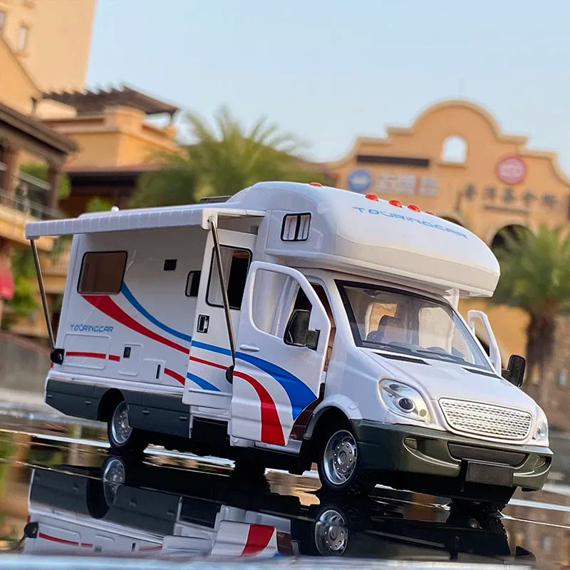 1:28 Diecast Luxury RV Recreational Vehicle Car Model Metal Camper Van Motorhome Touring Car Model Sound and Light Kids Toy Gift.