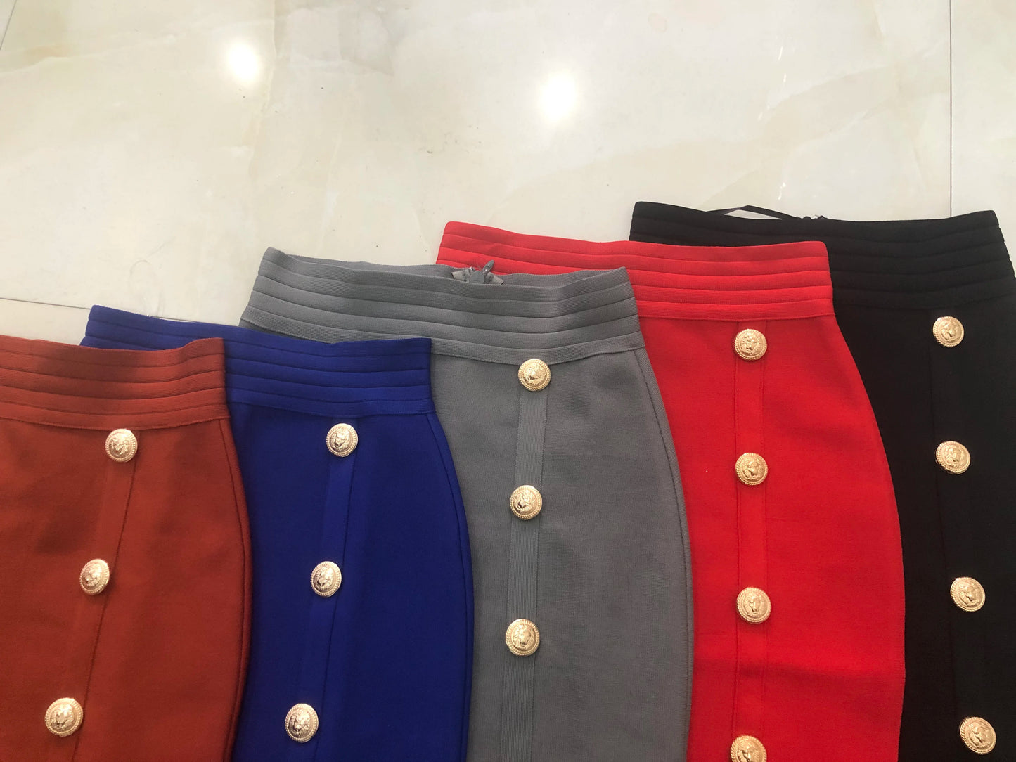 New Arrival Women Button Black Blue Red Bodycon Bandage Skirt 2024 Designer High Waist High Street Party Club Pencil Skirt 75cm.