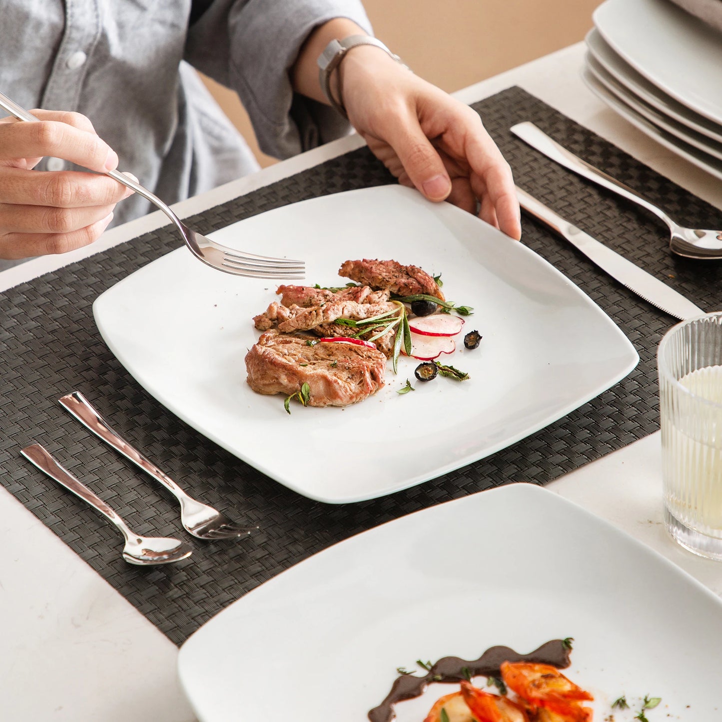 MALACASA 6/12 Piece White Square Porcelain Dinner Plate Set Dessert Plate Salad Fruit Beef Flat Plate Set (23.5 * 23.5 * 2cm).