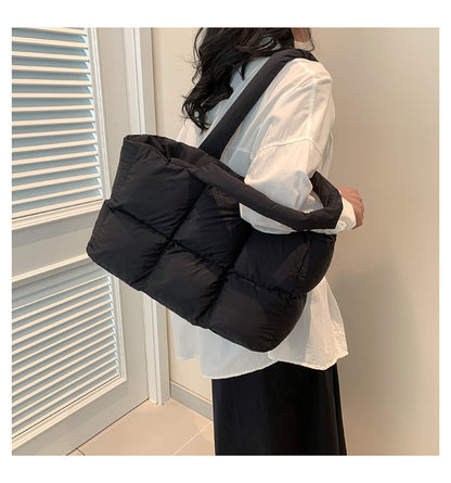 Women Tote Handbags Quilted Plaid Bag Retro Trendy Checkered Waterproof Shoulder Bag Solid Color Winter Soft Large Capacity Bags.