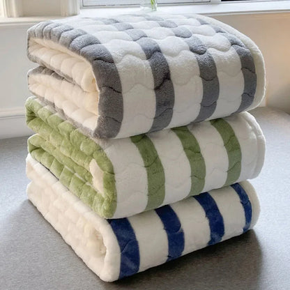 Checkered A-Class Thick Quilted Mattress 1 Pcs Warm Antibacterial Bed Pad for Autumn Winter Super Soft Fits Mattress for Single.