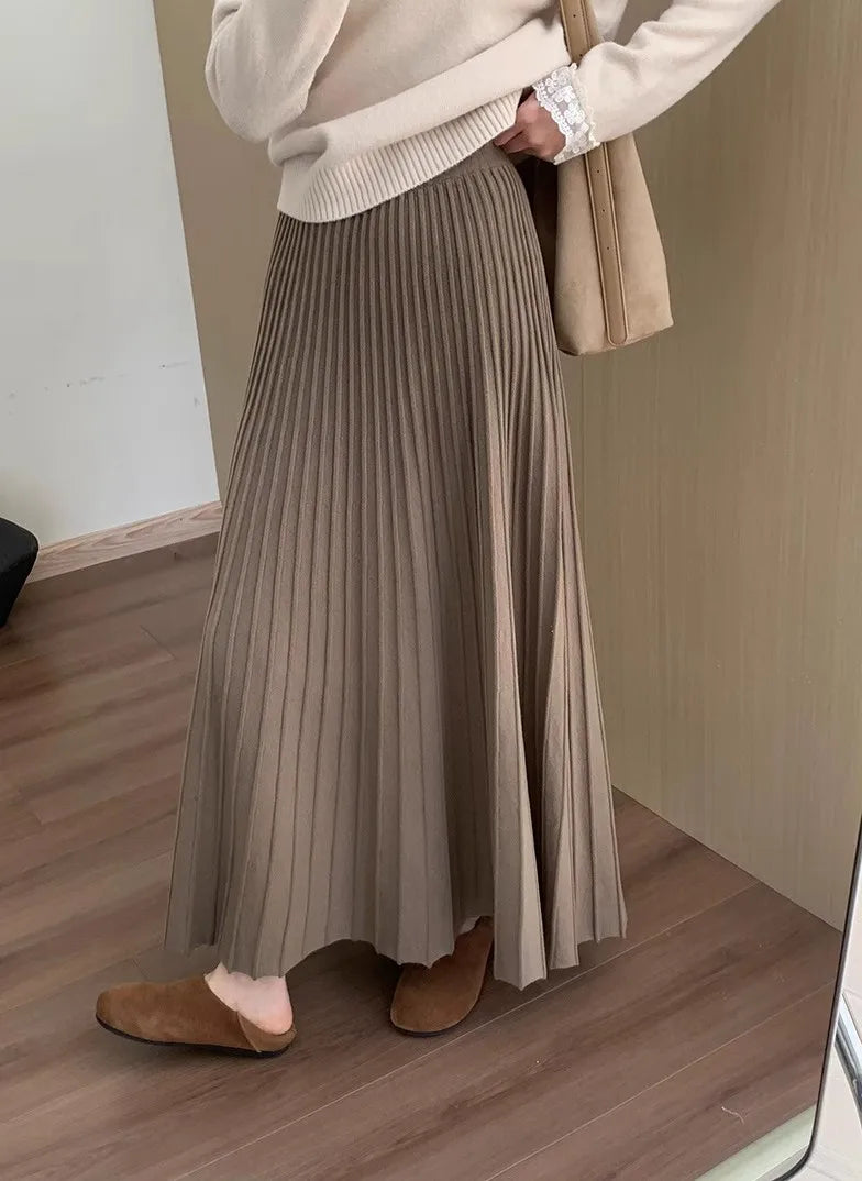 2026 Khaki Cashmere Knitted Midi Skirt for Women, Loose Fit, Draped, Slimming A-Line Pleated Skirt for Autumn and Winter.