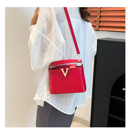 Luxury Women's Tote Bag, Chic V Shaped Stylish Pu Leather Bucket Bag, Top Cover Handbag Women Shoulder Crossbody Bag for Woman