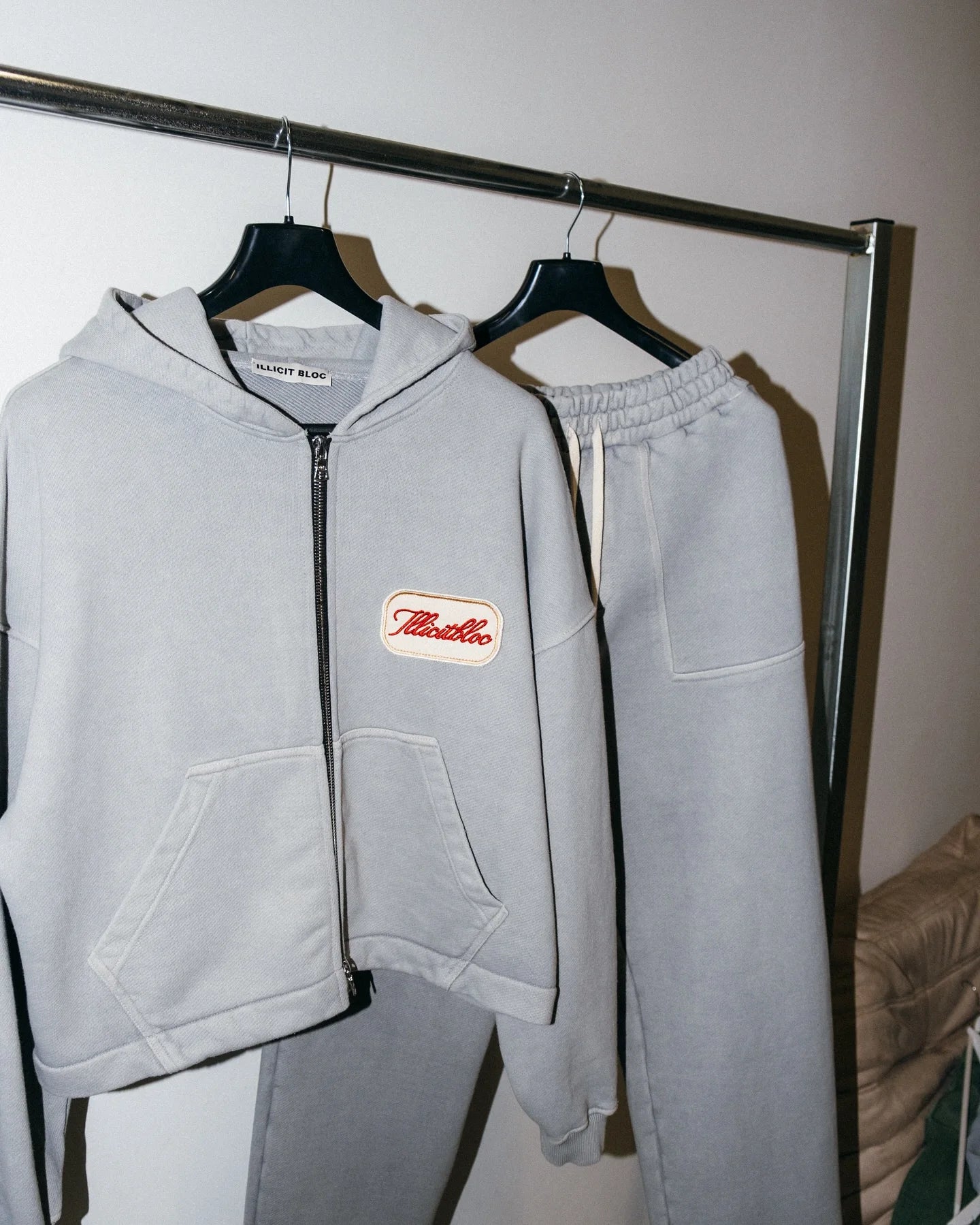 Casual Fashion American Solid Color Cotton Oversized Sweatshirt Men Two Piece Harajuku Joker Slacks Jogging Pants Tracksuits.