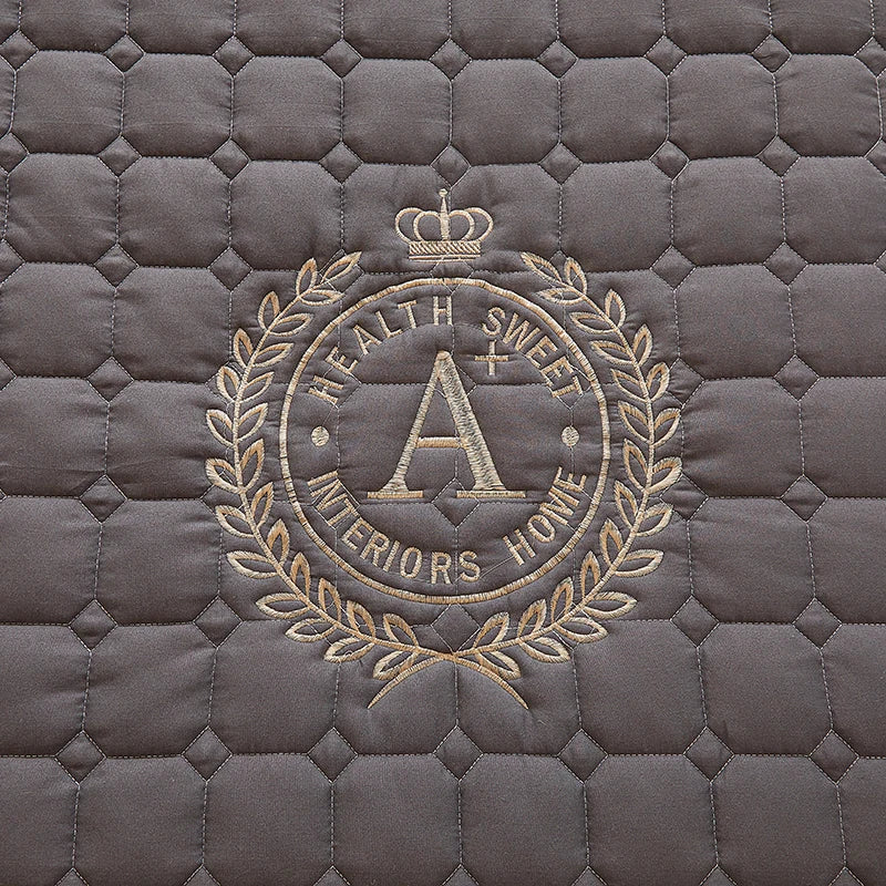 WOSTAR Thicken quilted mattress protector cover solid embroidery luxury double bed elastic fitted sheet style bed protection pad.