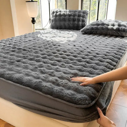 Velvet Mattress Cover Pad Fluffy Plush Fitted Bed Sheet Fleece Bed Cover for Double Bed Winter Warm Bed Dust Mite Queen Size.