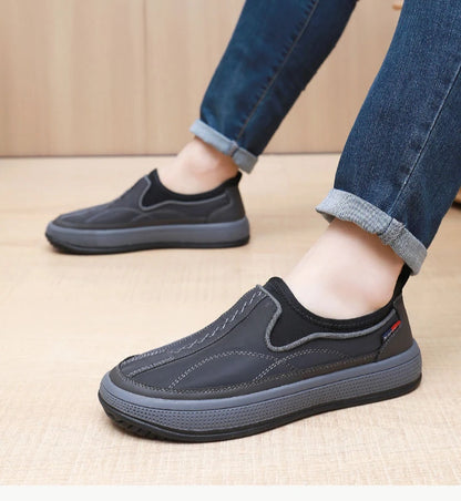 Casual Men's Cloth Shoes Outdoor Men Sports Shoes Comfortable Wear-resistant Soft Bottom Sneakers Light Anti-Slip Walking Shoes.