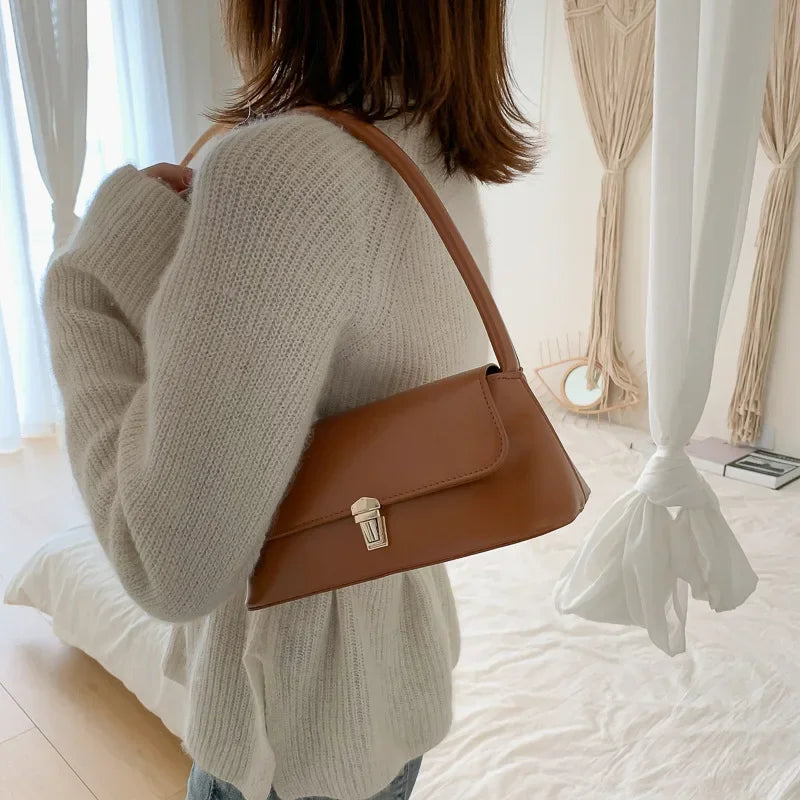 Fashion Retro Women's Shoulder Bag Simple Solid Colour Handbag Vintage Underarm Bag.
