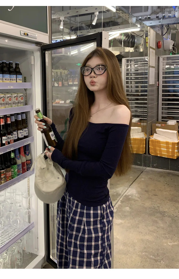 1pcs Spring Autumn Fashion Skew Collar Off-shoulder Long-sleeved T-shirts Women New Solid Slim Fit Sexy Tees Shirts Student Tops.