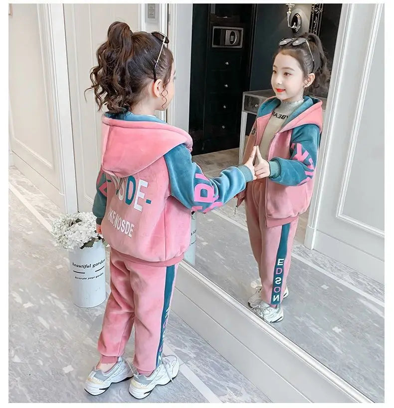 New Winter Keep Warm Girls Clothing Set Padded Lining With Plush Velent Hooded Jacket+Pants 2pcs Suit For 3-12 Years Kids.