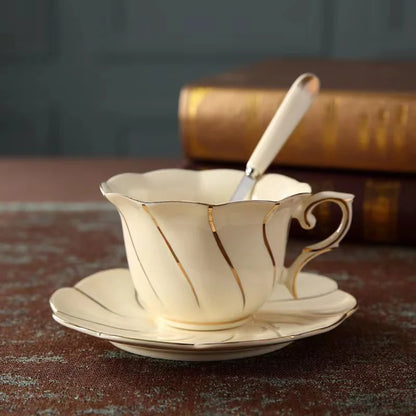 Exquisite Europe Noble Bone China Coffee Cup Saucer And Spoon Set with Gold Ceramic Cappuccino Afternoon Tea Cup.