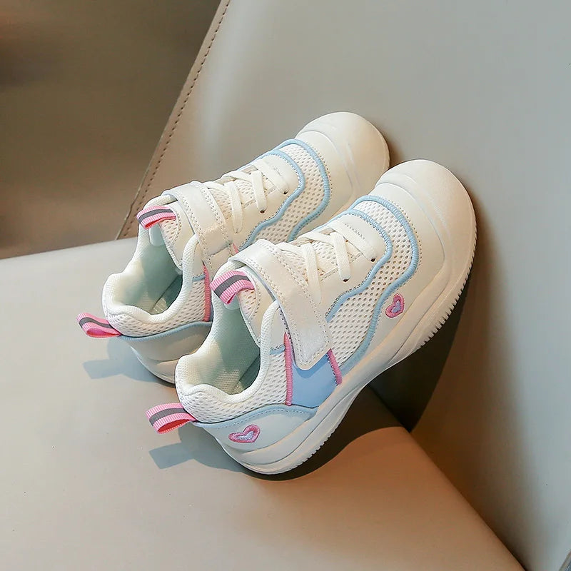 New Girls Sneakers Breathable Mesh Cute Design Outdoor School Kids Sports Shoe Lightweight Comfortable Children Fashion Footwear.