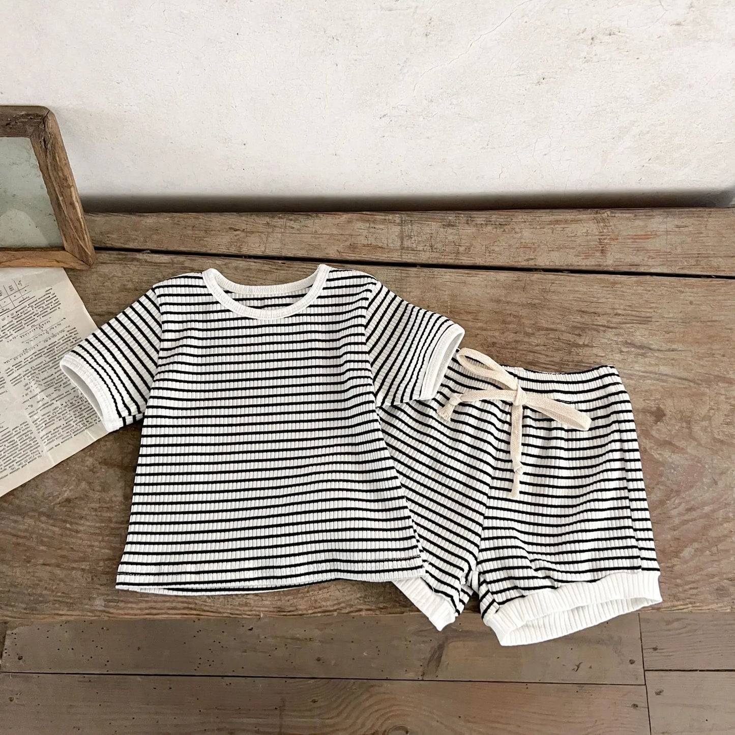 Korean Version Summer Kids Baby Girls Boys Short Sleeve Striped Top Tees +shorts Pants Infant Cute Pure Cotton Clothing Set