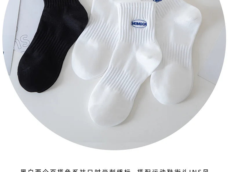 4 Pairs of Men's and Women's Cotton Socks, Four Seasons Anti-odor Running, Sports Sweat-absorbing Embroidery Cotton Socks.