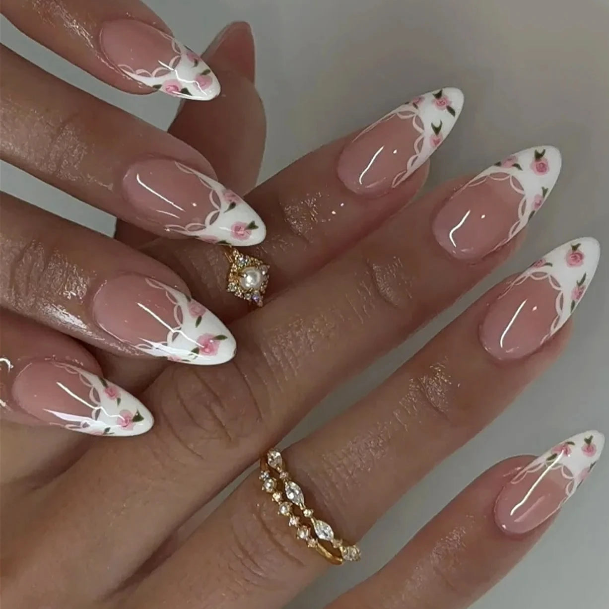 3D Flowers Gold Bead Lace White Daisy Bowknot Long Pointed Fake Nails Art Almond False Nails Press on Nails Charms Manicure Tool.