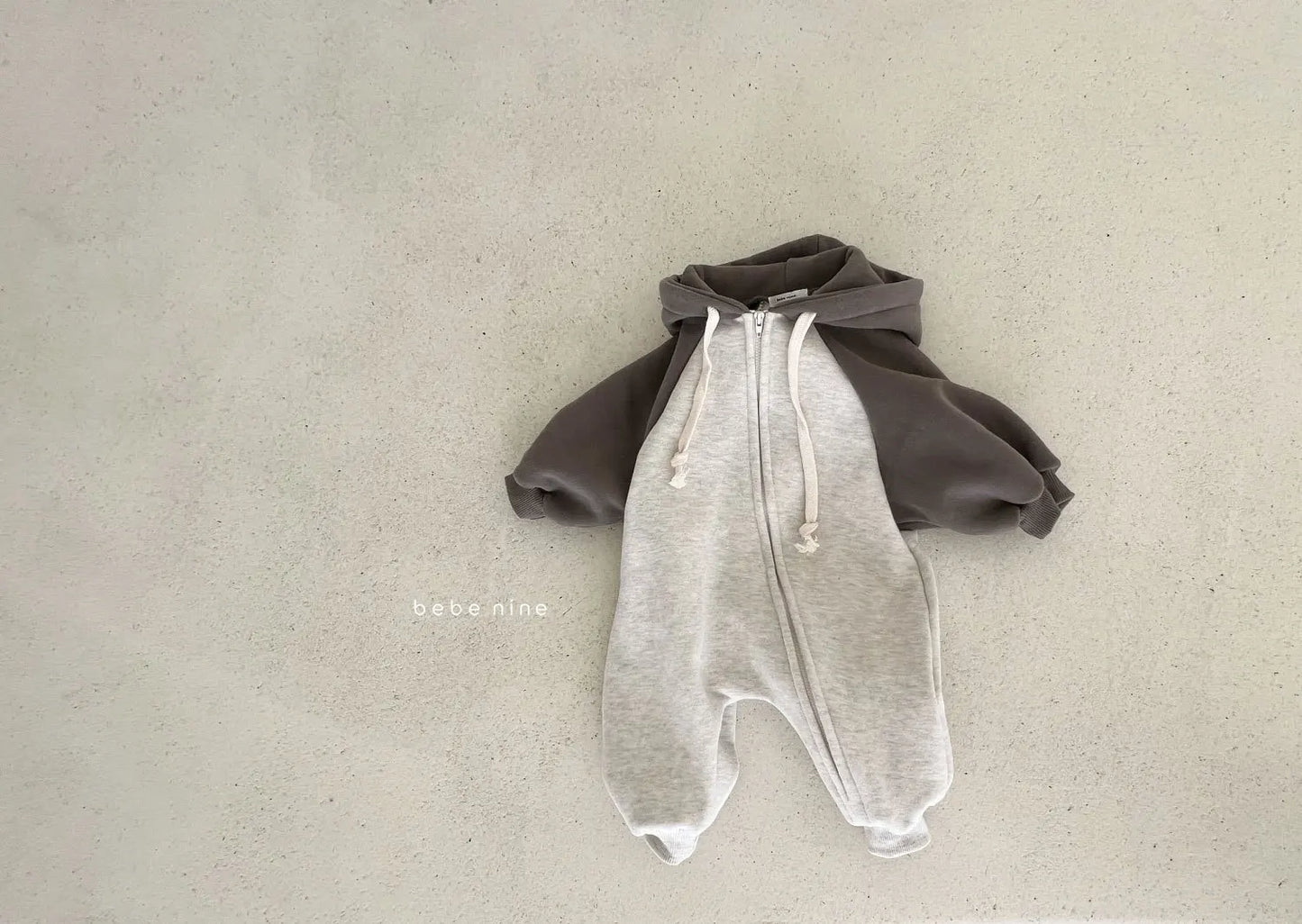 Baumwoll-Stram pler mit Kapuze für Jungen und Mädchen, perfekt für Herbst und Frühling.