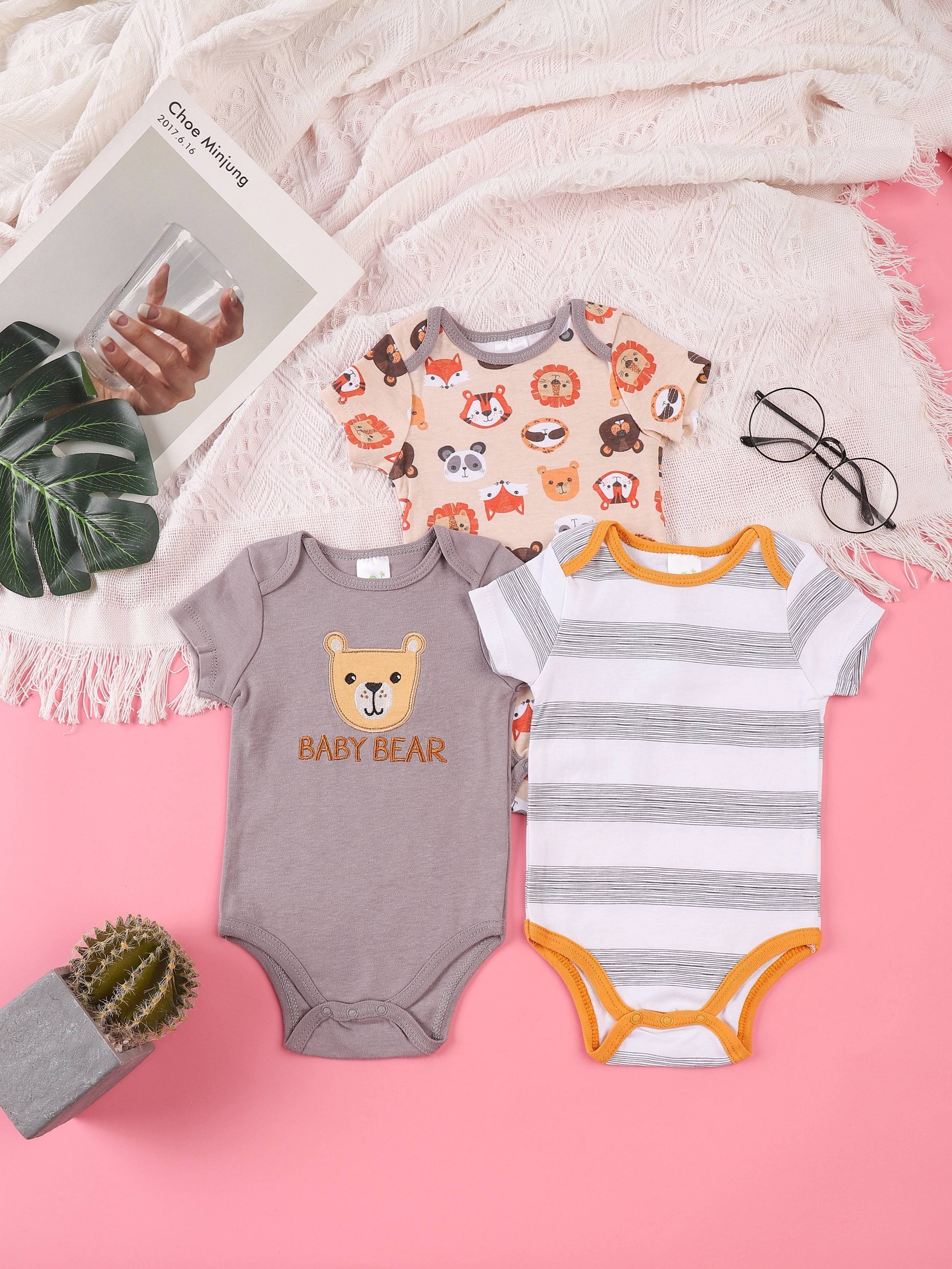 3PCS Sommer Jungen und Mädchen Nette Muster Hoodie Set Kurzarm Dreieck Overall Neugeborenen Baumwolle Bequeme Overall Pyjamas.