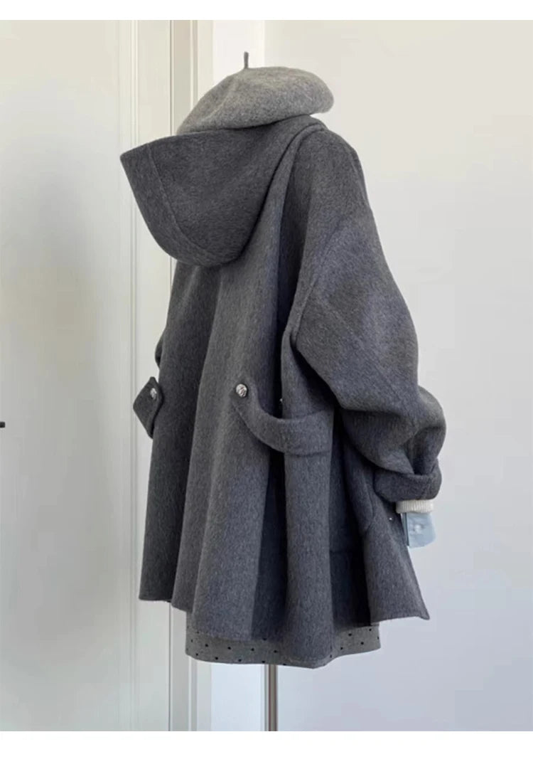 Grauer doppelseitiger Wollmantel mit Kapuze für Damen im Herbst und Winter 2025, neuer High-End-Mantel im Hepburn-Stil.