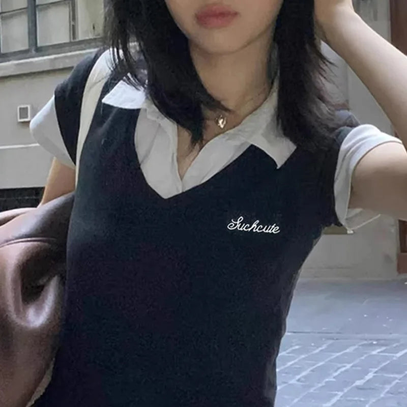 Fashionable and minimalist college style contrasting color lapel fake two piece T-shirt versatile short sleeved top.