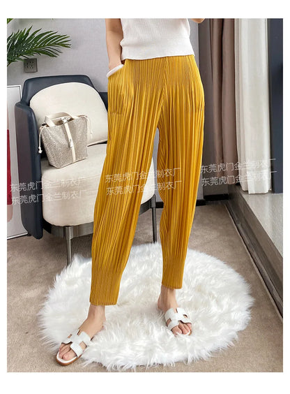 Miyake Life Pleated Pants Loose Harem Pants Women's Summer Thin Fashion Versatile Nine-minute Calf Pants.
